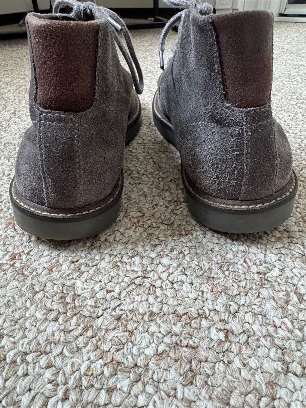 Clarks Men's Gray Suede Lace-Up Chukka Boots 8.5